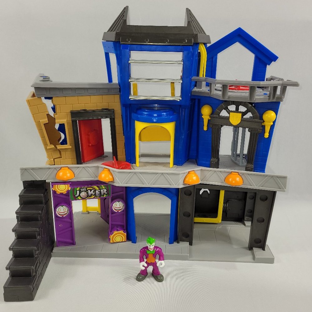 Imaginext DC Super Friends Batman Gotham City Playset Fisher-Price